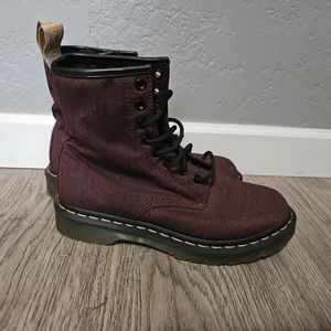 Womens Dr Martens size 7~vegan